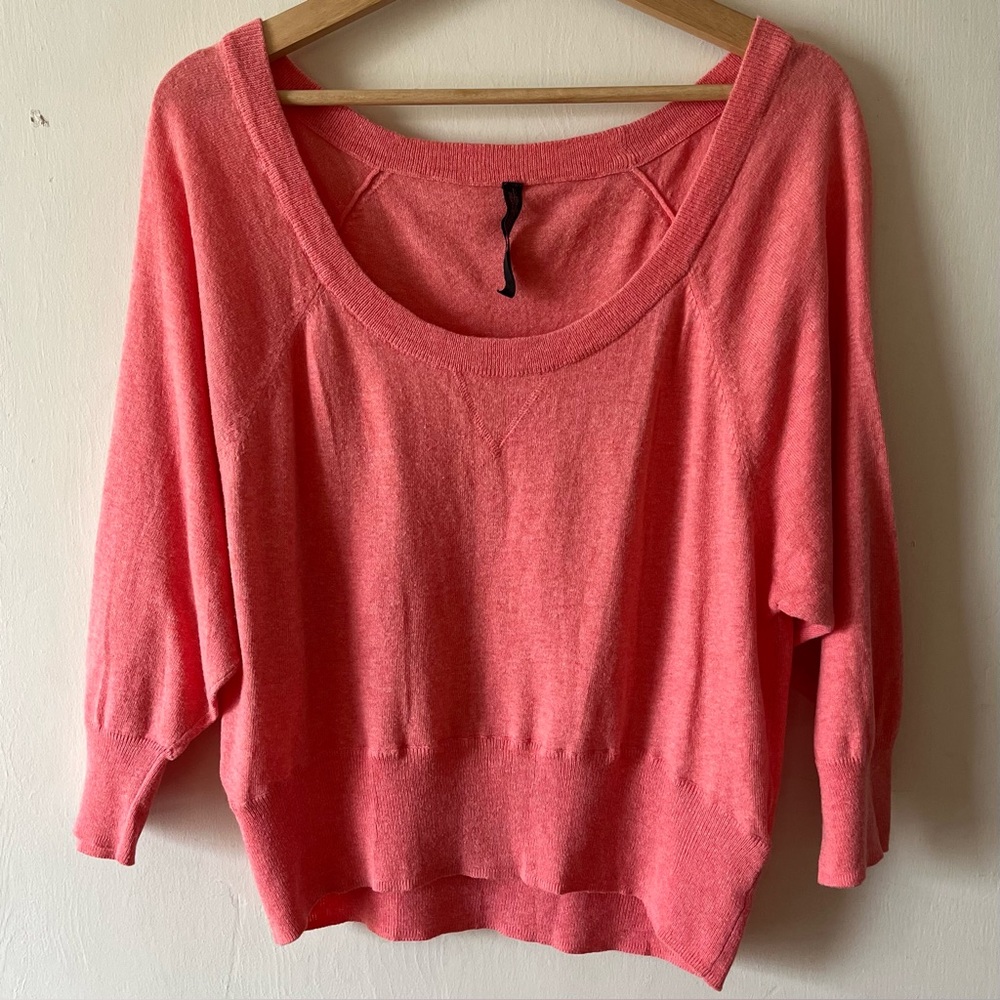 Absolutely Coral Scoop Neck Light Sweater 3/4 Sleeve Knit Top, Size L